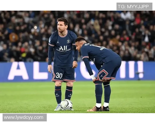 四大足球球星魅力大比拼：梅西、C罗、内马尔与姆巴佩的精彩瞬间分析