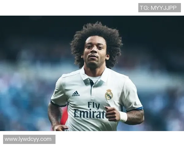 足球球星玩偶车载装饰品点亮你的驾驶旅程魅力